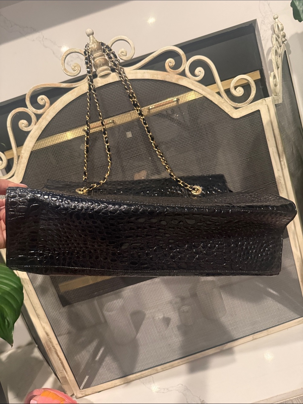 St. John Black Croc-Embossed Chain Shoulder Bag with Gold Hardware - Picture 5 of 13
